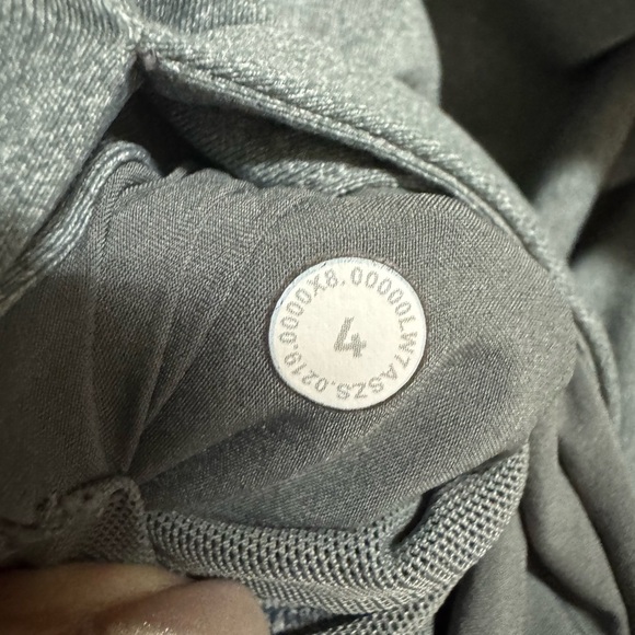 LULULEMON ON THE FLY SHORTS 2.5” - Picture 4 of 4